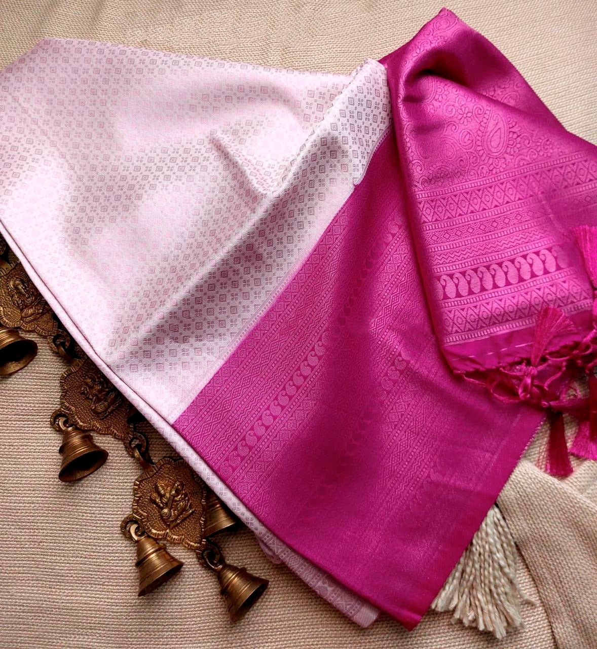 White Nd Pink Colour Kubera Pattu Silk Saree