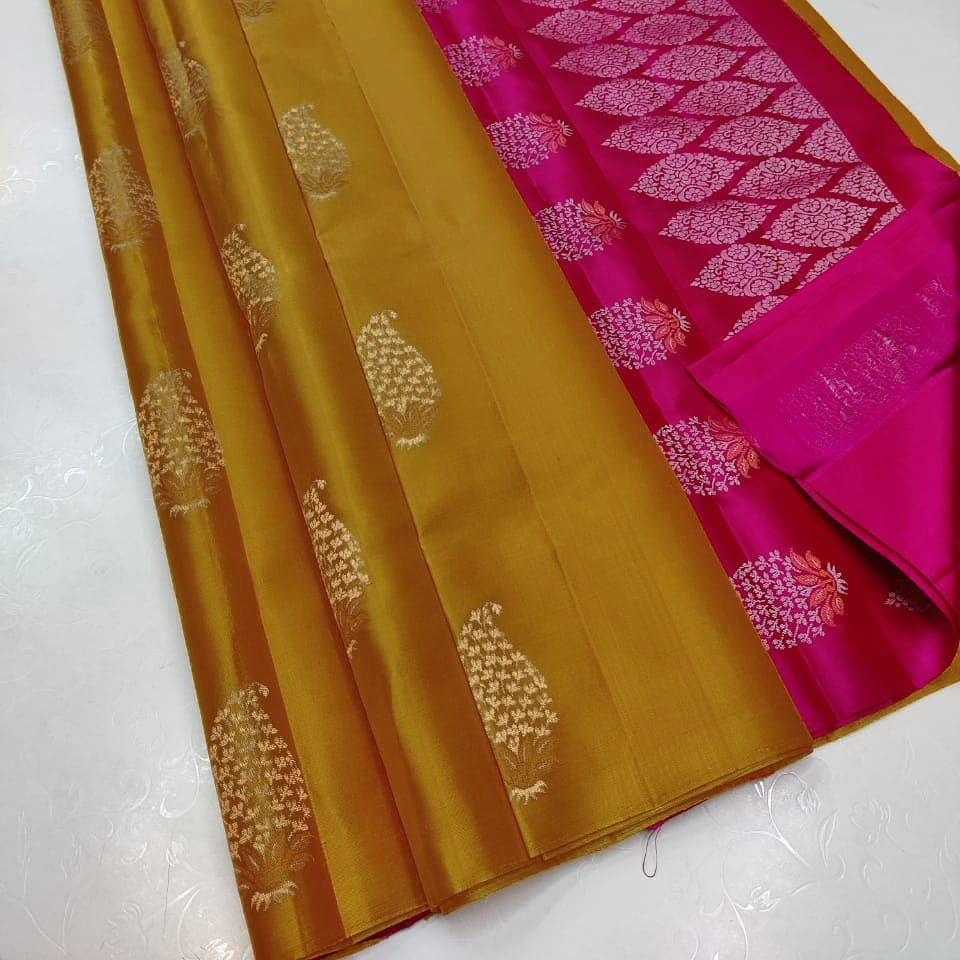 Mustard Nd Pink Lichi  Silk Saree With Rich Pallu
